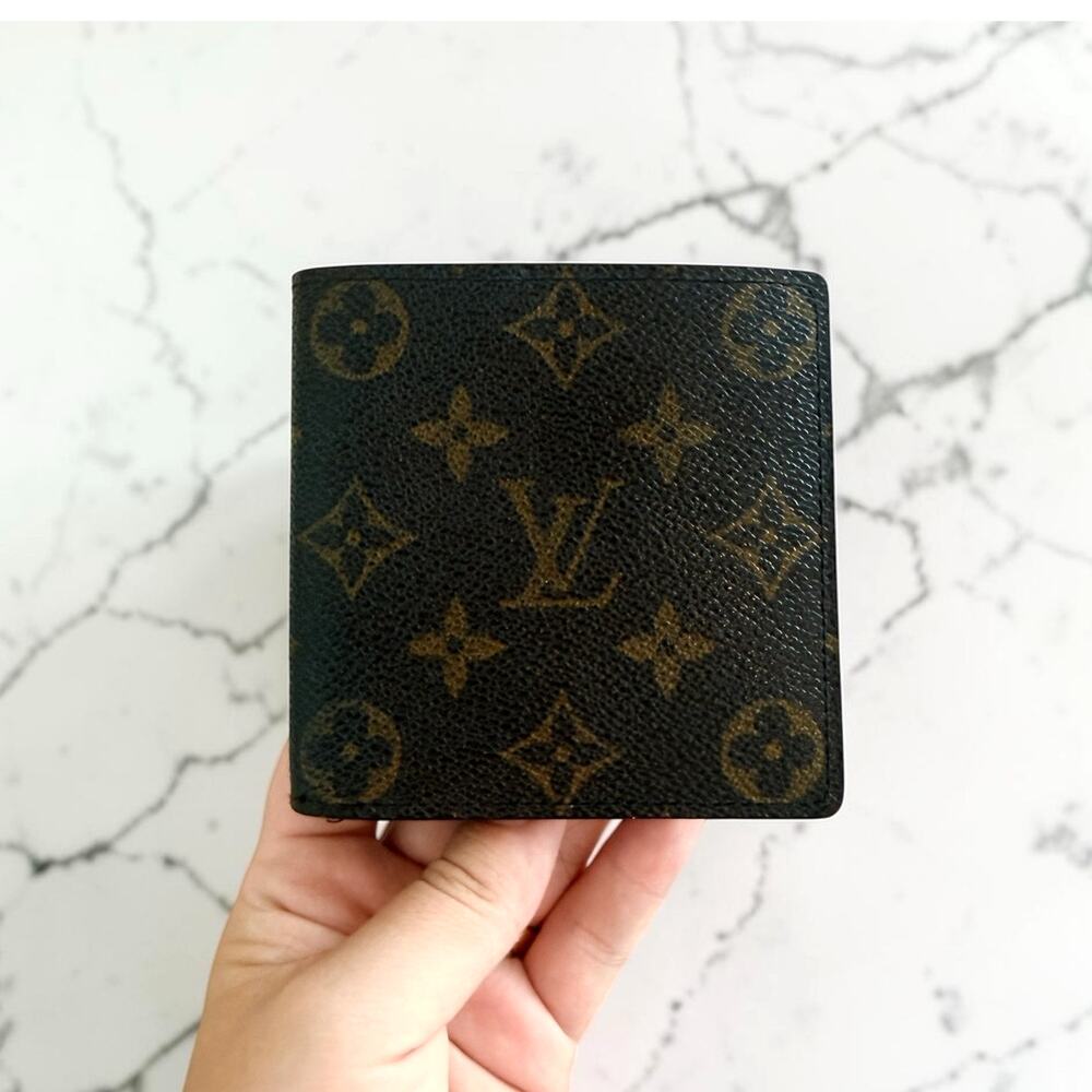 Louis Vuitton Bifold Monogram Wallet Men's